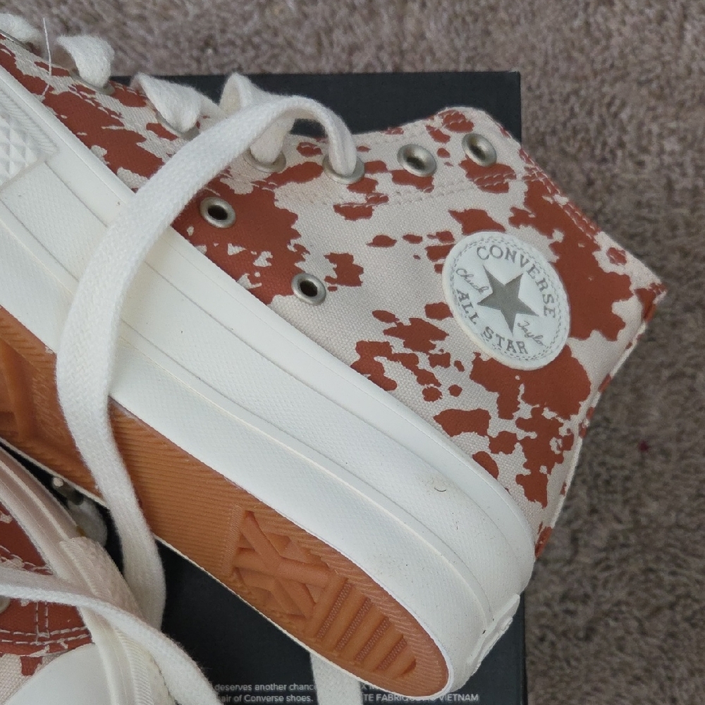 Converse High-Tops in Brown and White Camo